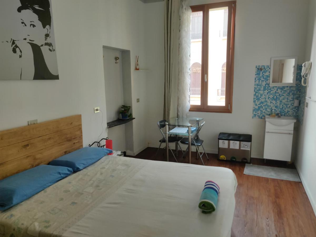 Archie's House Hostal *