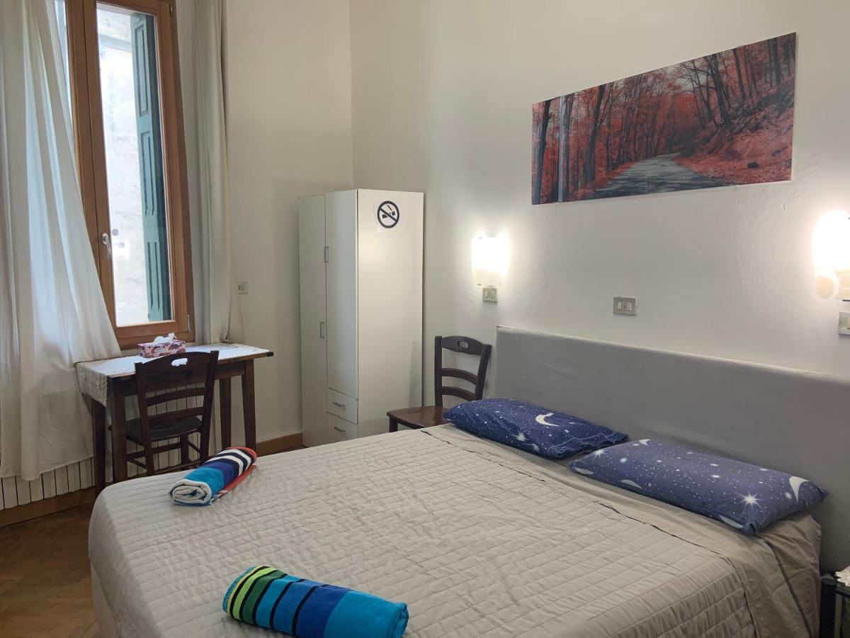 Archie's House Hostal